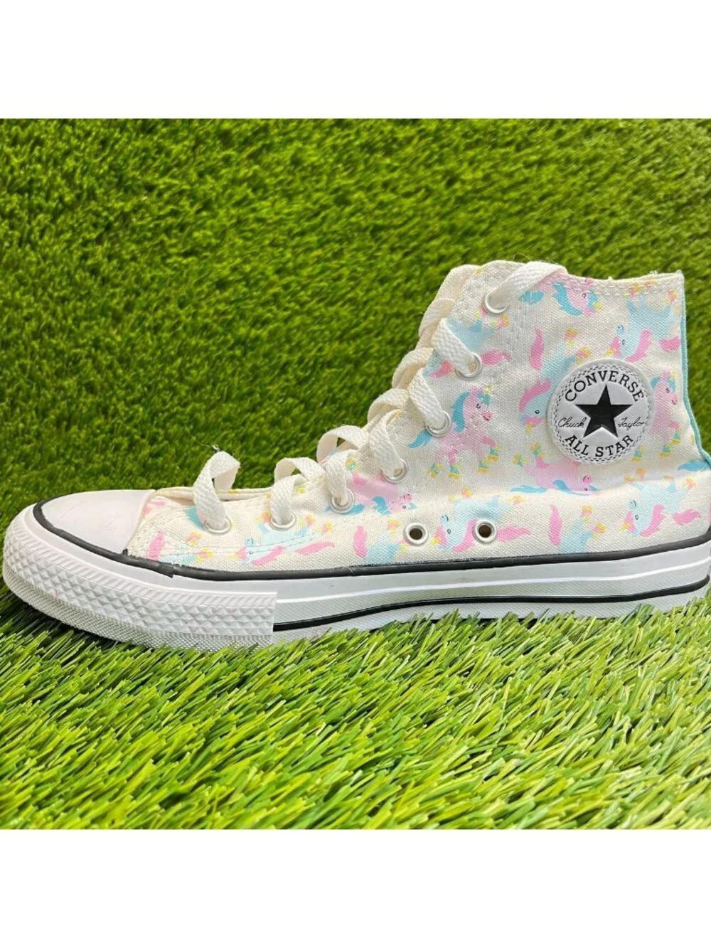 Converse Chuck Taylor All Star High Girls Size 6Y White Athletic Shoes Sneakers